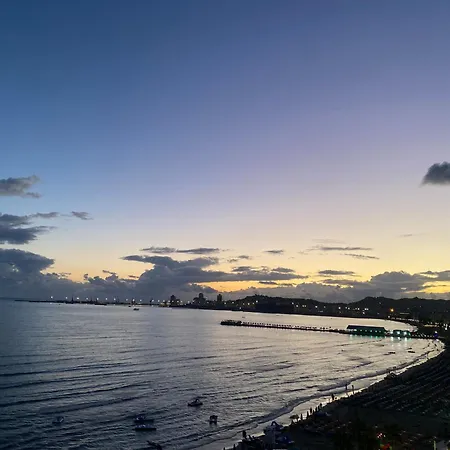 Funky Breeze By The Sea شقة