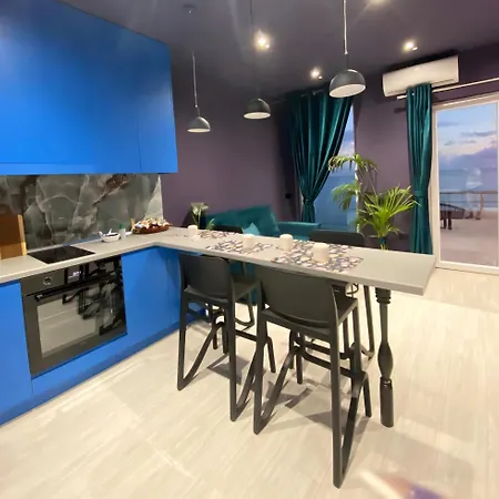 Funky Breeze By The Sea دراس