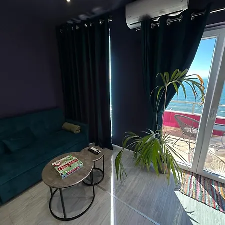 شقة Funky Breeze By The Sea *