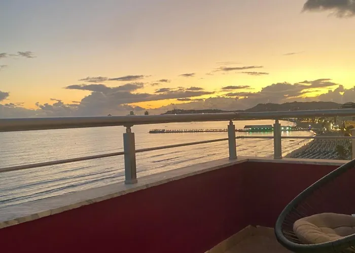 Funky Breeze By The Sea Appartement *