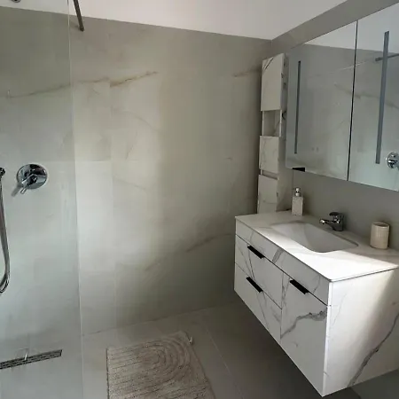 Funky Breeze By The Sea * Durrës